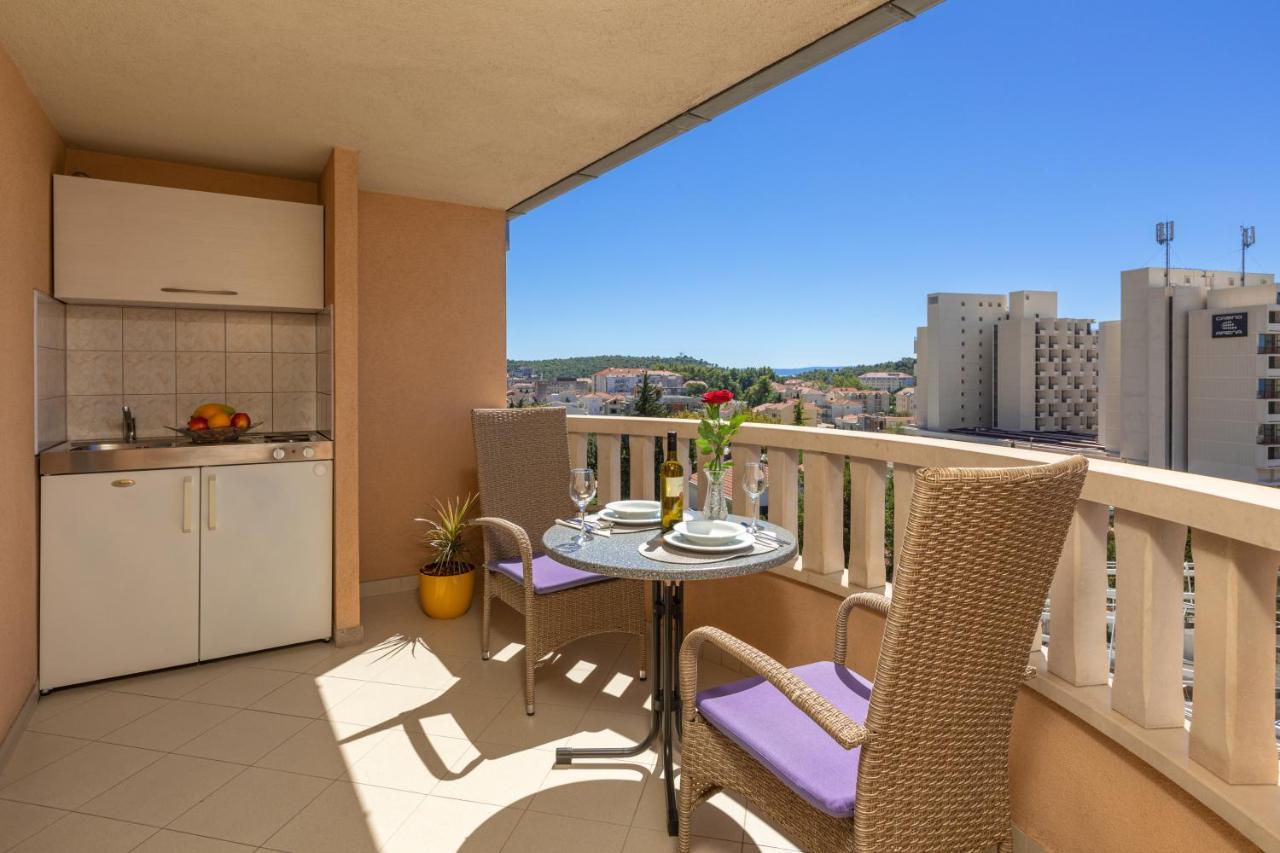 Apartments Petrovic Makarska Buitenkant foto