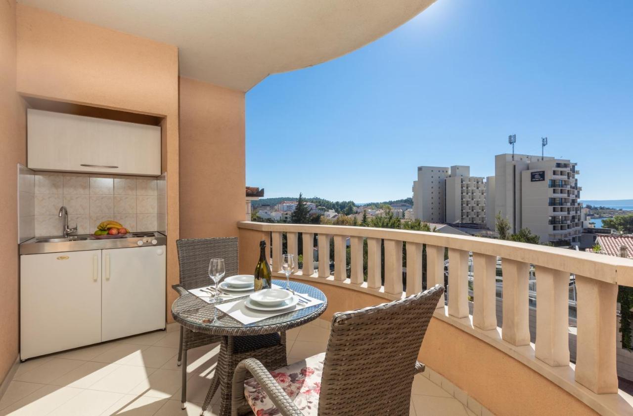 Apartments Petrovic Makarska Buitenkant foto