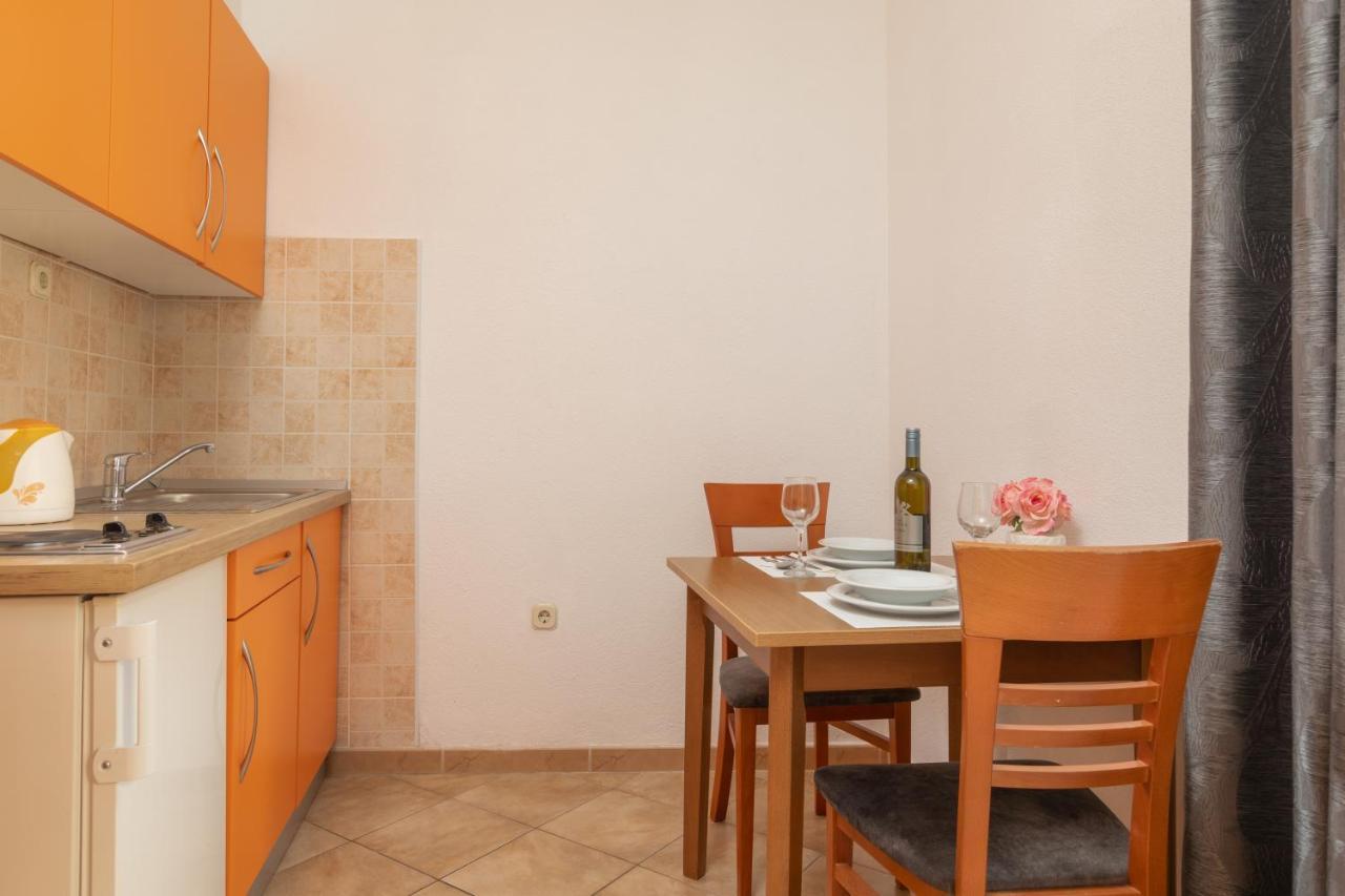 Apartments Petrovic Makarska Buitenkant foto