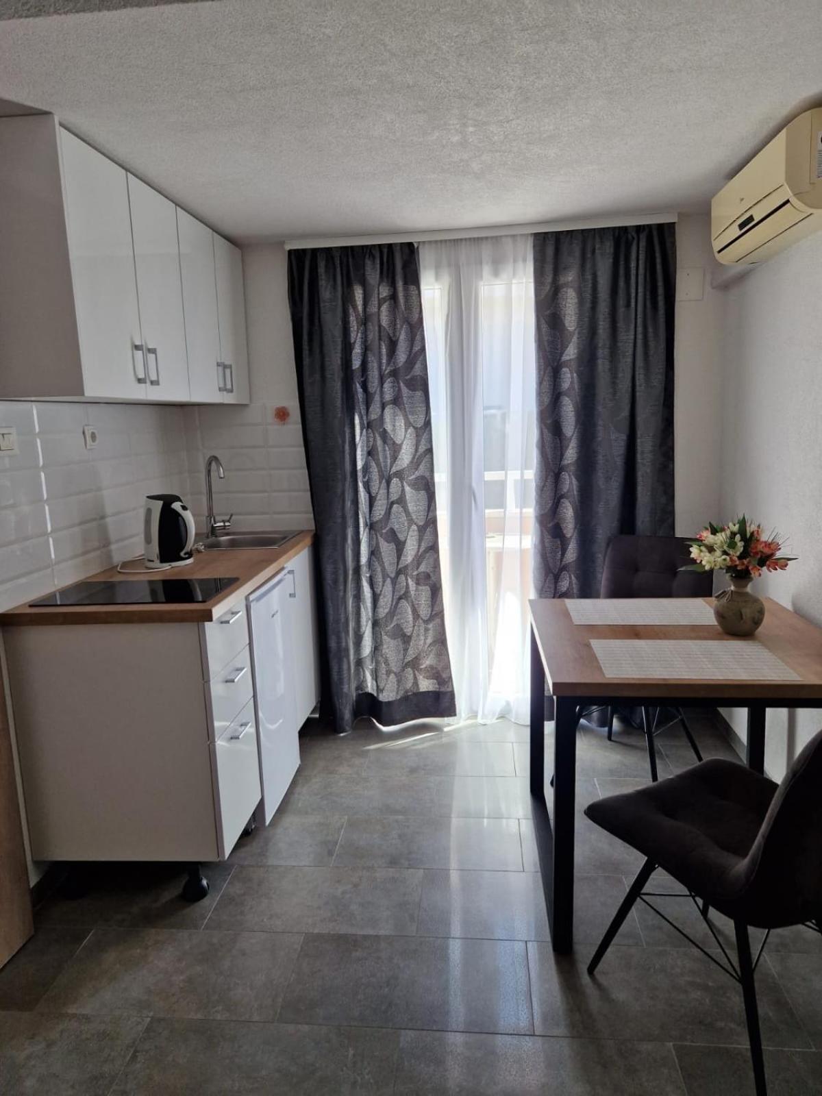 Apartments Petrovic Makarska Buitenkant foto
